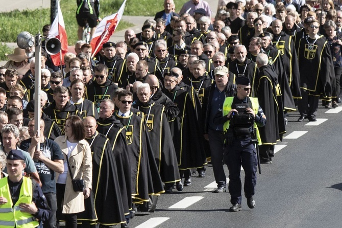 Wielka procesja różańcowa. Za Polskę