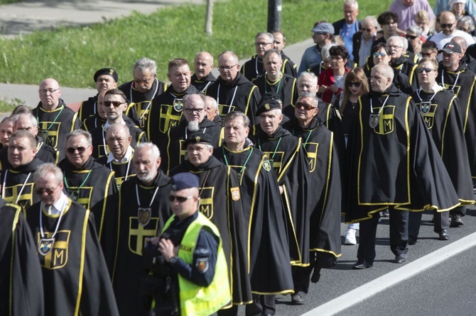 Wielka procesja różańcowa. Za Polskę