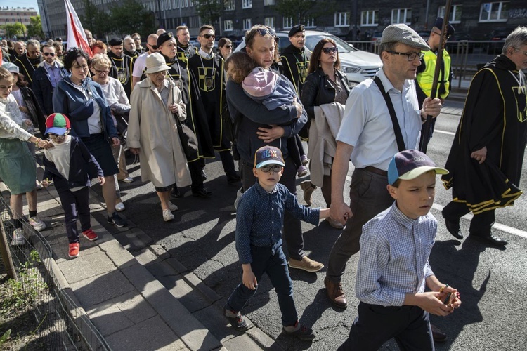 Wielka procesja różańcowa. Za Polskę