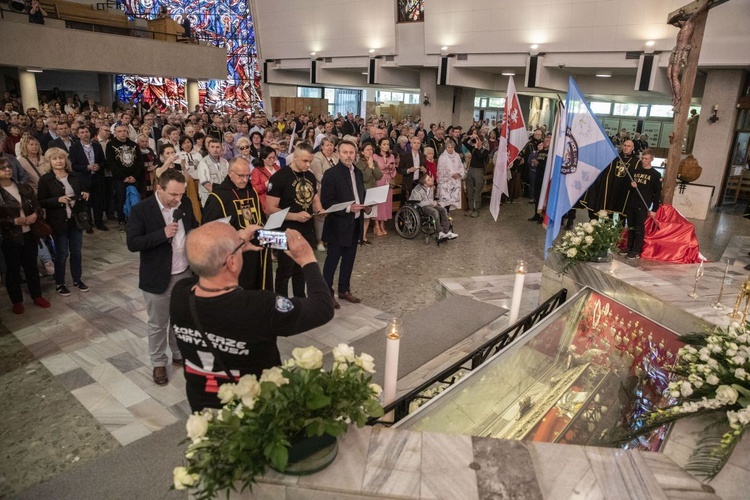 Wielka procesja różańcowa. Za Polskę