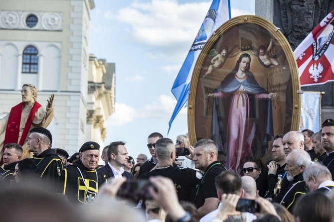 Wielka procesja różańcowa. Za Polskę