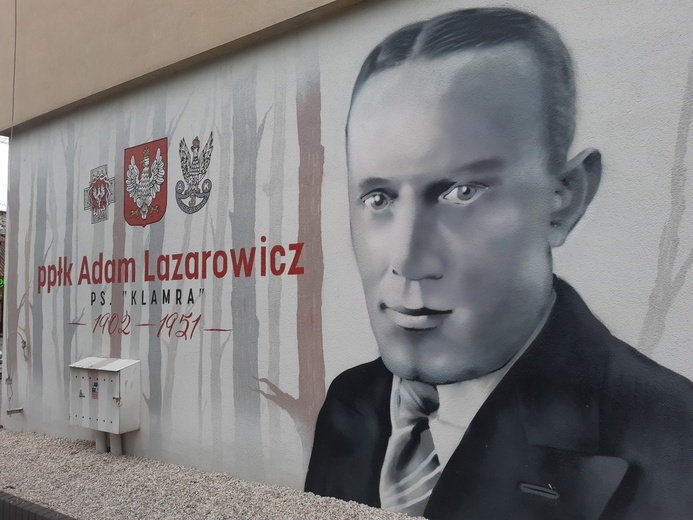 Mówią do nas ze ścian bloków