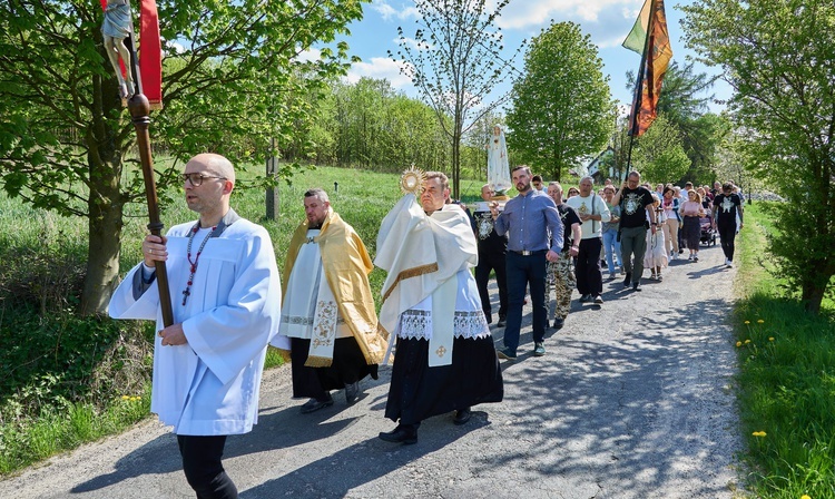 Głuszyca. Procesja pokutna w intencji Polski