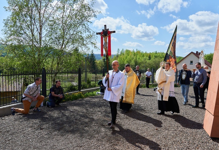 Głuszyca. Procesja pokutna w intencji Polski