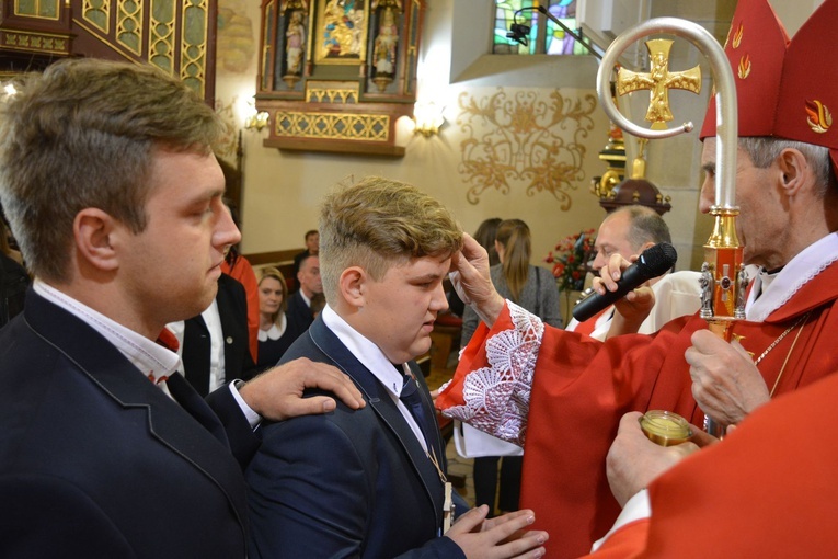 Bierzmowanie w Łużnej 2022