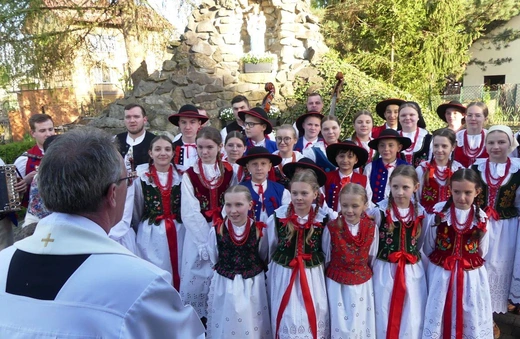 Dziękczynny koncert "Małego Haśnika" z Żabnicy dla Matki Bożej w Leśnej