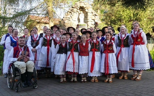 Dziękczynny koncert "Małego Haśnika" z Żabnicy dla Matki Bożej w Leśnej