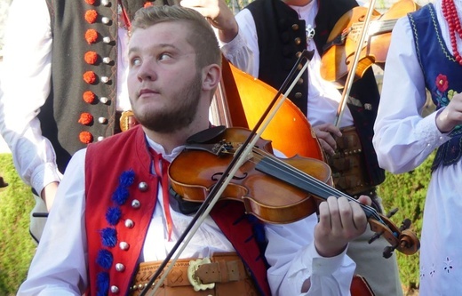 Dziękczynny koncert "Małego Haśnika" z Żabnicy dla Matki Bożej w Leśnej