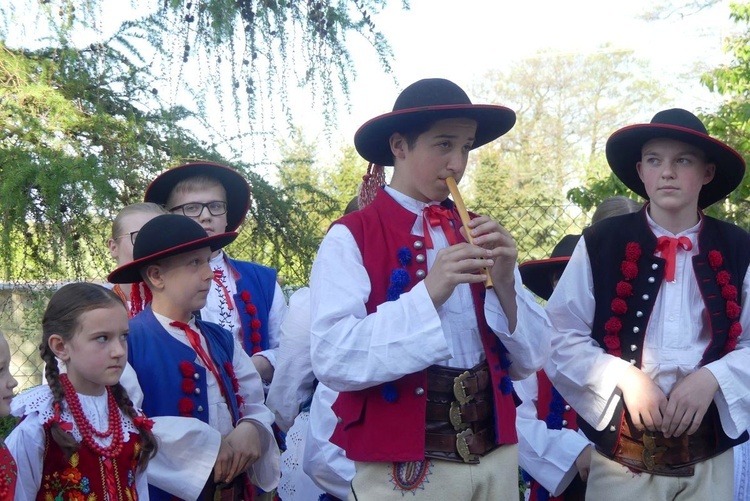 Dziękczynny koncert "Małego Haśnika" z Żabnicy dla Matki Bożej w Leśnej