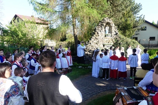 Dziękczynny koncert "Małego Haśnika" z Żabnicy dla Matki Bożej w Leśnej