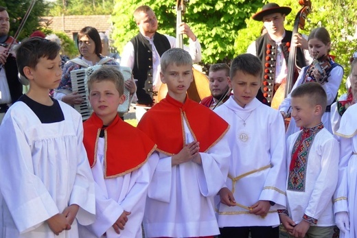 Dziękczynny koncert "Małego Haśnika" z Żabnicy dla Matki Bożej w Leśnej