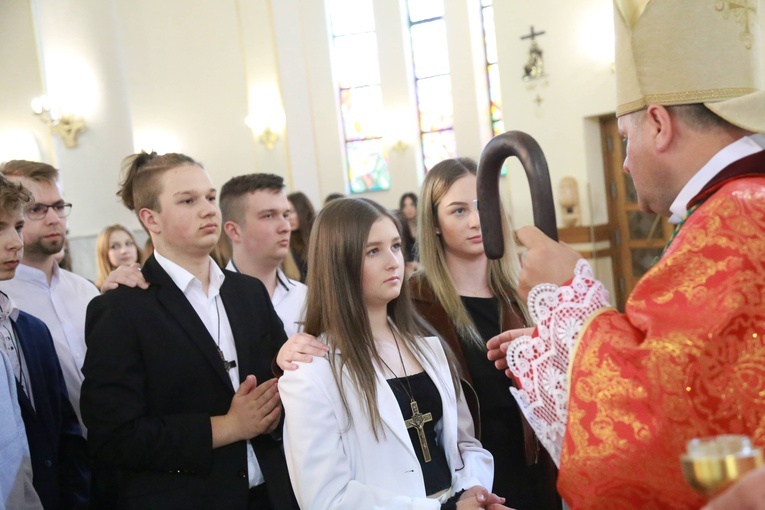 Bierzmowanie w par. MB Anielskiej w Dębicy