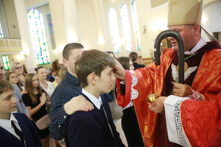 Bierzmowanie w par. MB Anielskiej w Dębicy