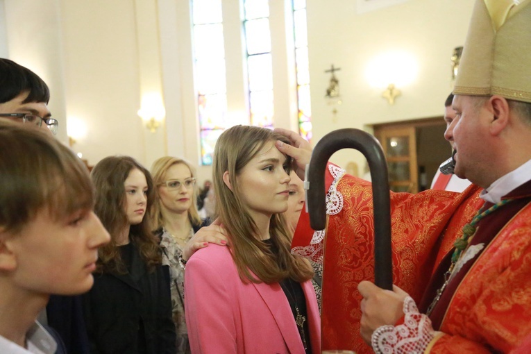 Bierzmowanie w par. MB Anielskiej w Dębicy