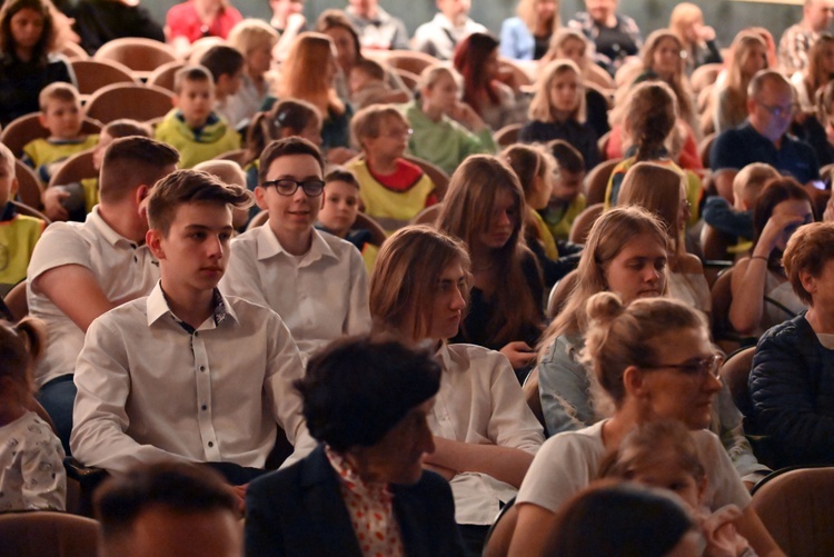 Świdnica. Program artystyczny i wręczenie nagród z okazji Dni Papieskich