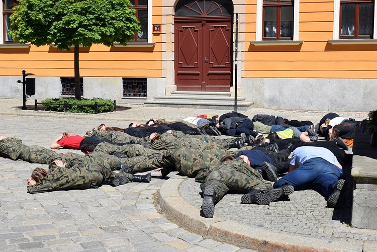 Ćwiczenia antyterrorystyczne na Ostrowie Tumskim