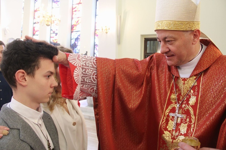 Bierzmowanie u Matki Bożej Fatimskiej w Tarnowie, cz. 1