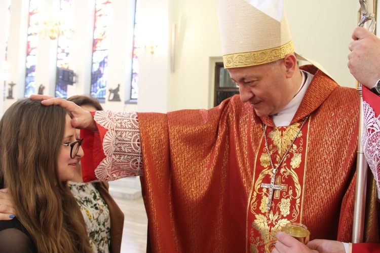 Bierzmowanie u Matki Bożej Fatimskiej w Tarnowie, cz. 1