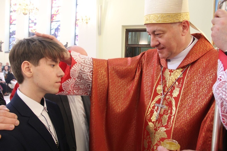 Bierzmowanie u Matki Bożej Fatimskiej w Tarnowie, cz. 1