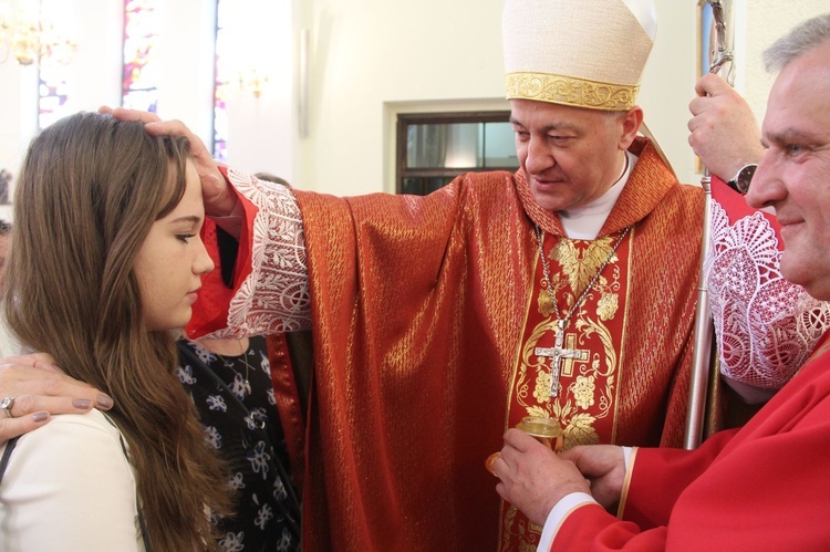 Bierzmowanie u Matki Bożej Fatimskiej w Tarnowie, cz. 1