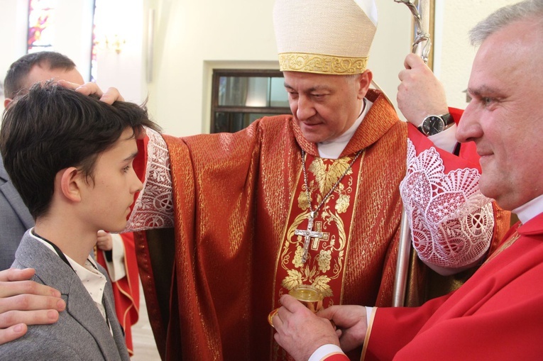 Bierzmowanie u Matki Bożej Fatimskiej w Tarnowie, cz. 1