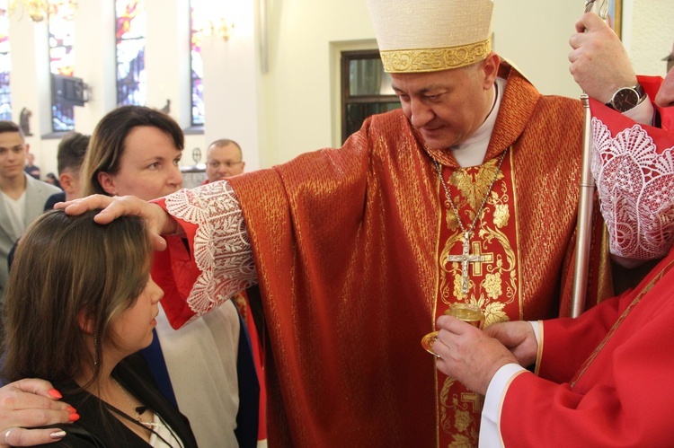 Bierzmowanie u Matki Bożej Fatimskiej w Tarnowie, cz. 1