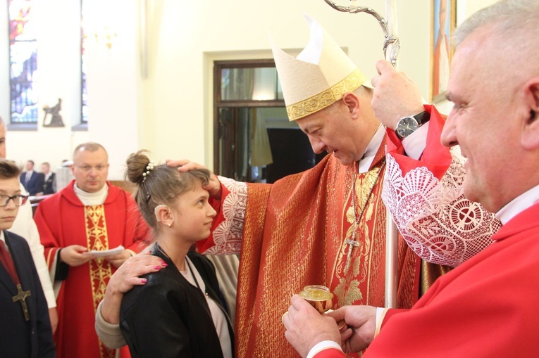 Bierzmowanie u Matki Bożej Fatimskiej w Tarnowie, cz. 1