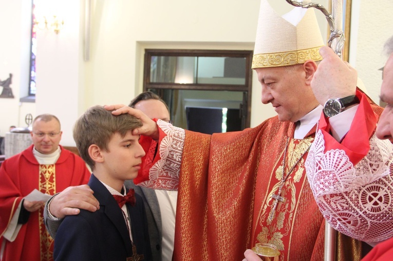 Bierzmowanie u Matki Bożej Fatimskiej w Tarnowie, cz. 1