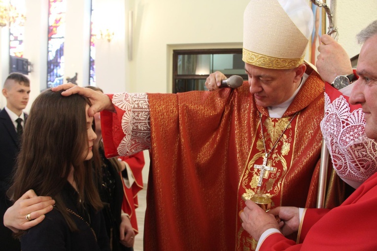 Bierzmowanie u Matki Bożej Fatimskiej w Tarnowie, cz. 1