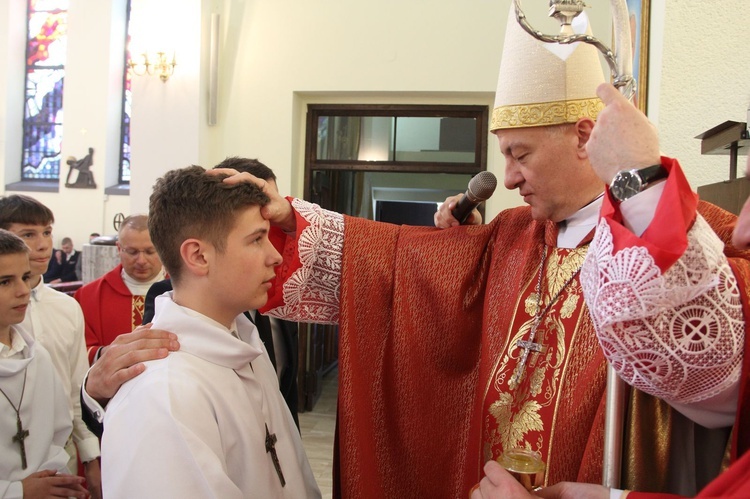 Bierzmowanie u Matki Bożej Fatimskiej w Tarnowie, cz. 1