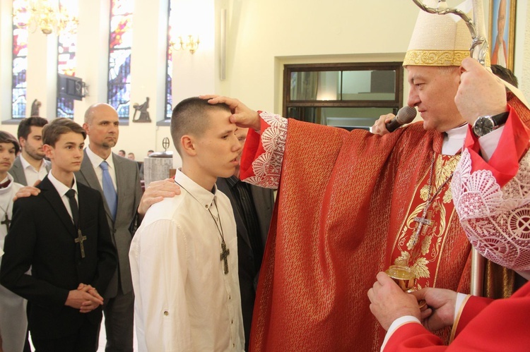 Bierzmowanie u Matki Bożej Fatimskiej w Tarnowie, cz. 1