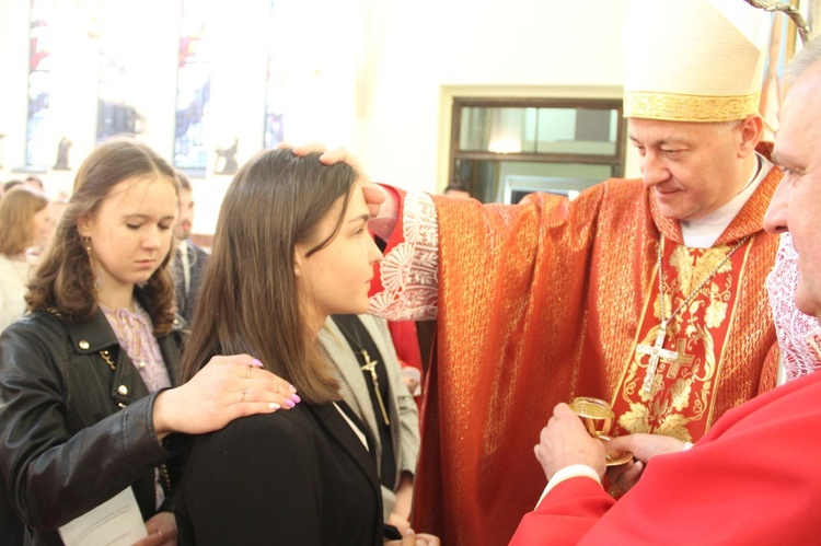 Bierzmowanie u Matki Bożej Fatimskiej w Tarnowie, cz. 1