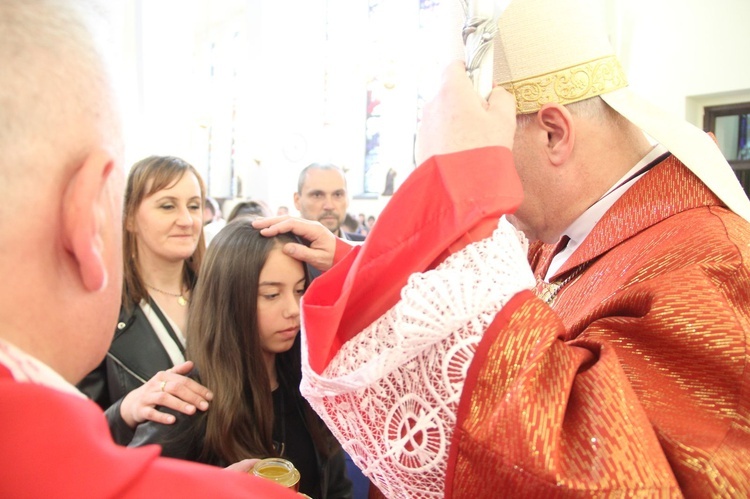 Bierzmowanie u Matki Bożej Fatimskiej w Tarnowie, cz. 1