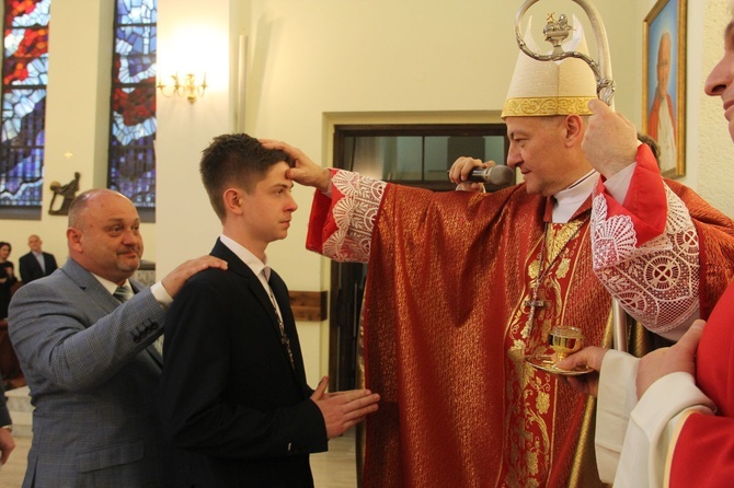 Bierzmowanie u Matki Bożej Fatimskiej w Tarnowie, cz. 2