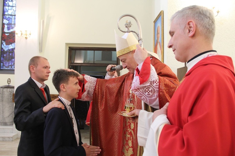 Bierzmowanie u Matki Bożej Fatimskiej w Tarnowie, cz. 2