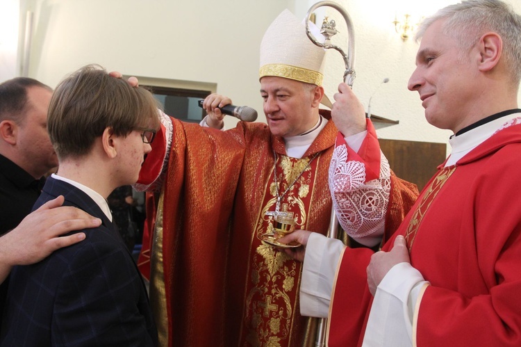 Bierzmowanie u Matki Bożej Fatimskiej w Tarnowie, cz. 2