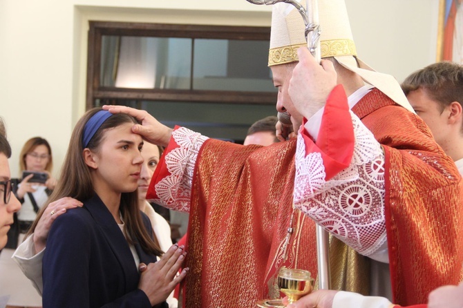 Bierzmowanie u Matki Bożej Fatimskiej w Tarnowie, cz. 2