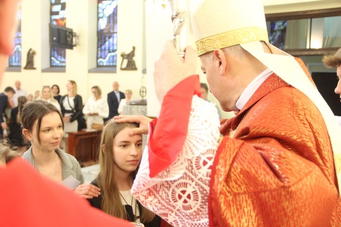 Bierzmowanie u Matki Bożej Fatimskiej w Tarnowie, cz. 2