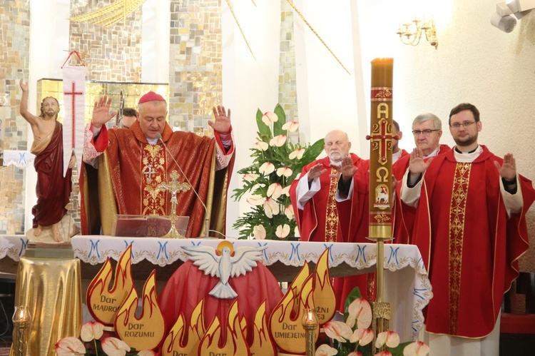 Bierzmowanie u Matki Bożej Fatimskiej w Tarnowie, cz. 2