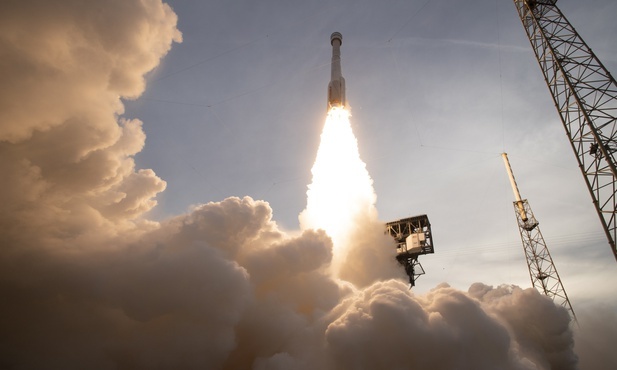 Kapsuła Starliner w drodze na Międzynarodową Stację Kosmiczną