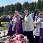 Ostatnie pożegnanie ks. Wojciecha Tyczyńskiego w Skoczowie