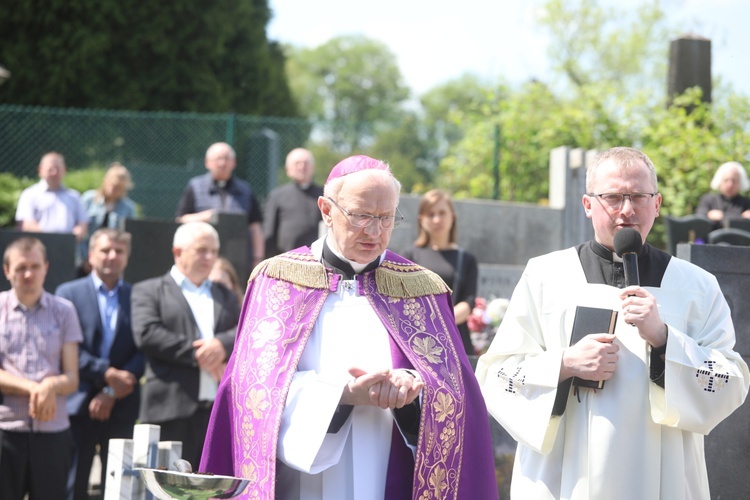 Ostatnie pożegnanie ks. Wojciecha Tyczyńskiego w Skoczowie