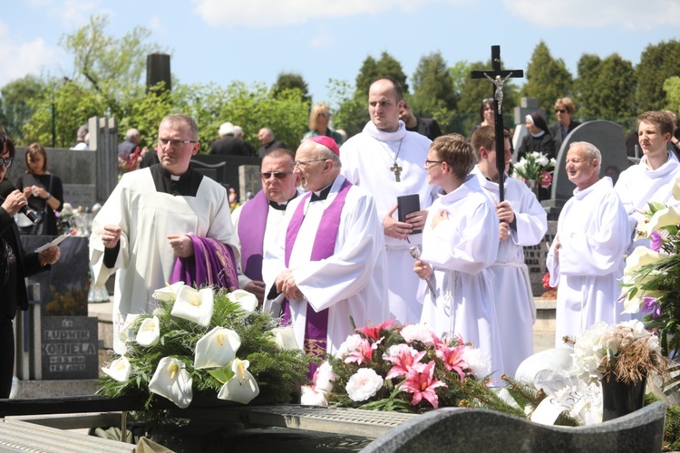 Ostatnie pożegnanie ks. Wojciecha Tyczyńskiego w Skoczowie