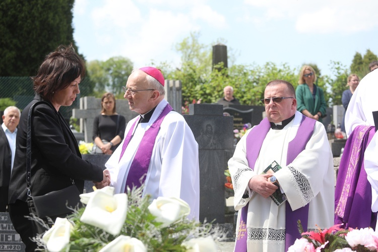 Ostatnie pożegnanie ks. Wojciecha Tyczyńskiego w Skoczowie