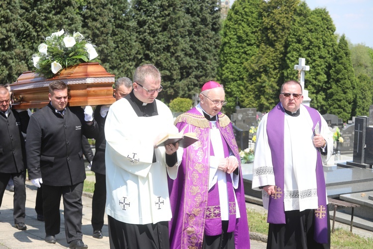 Ostatnie pożegnanie ks. Wojciecha Tyczyńskiego w Skoczowie