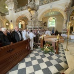 Ostatnie pożegnanie ks. Wojciecha Tyczyńskiego w Skoczowie