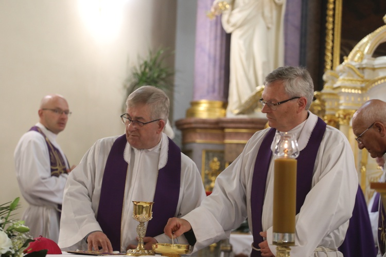 Ostatnie pożegnanie ks. Wojciecha Tyczyńskiego w Skoczowie