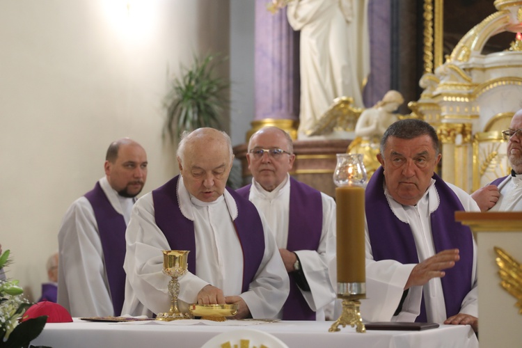 Ostatnie pożegnanie ks. Wojciecha Tyczyńskiego w Skoczowie