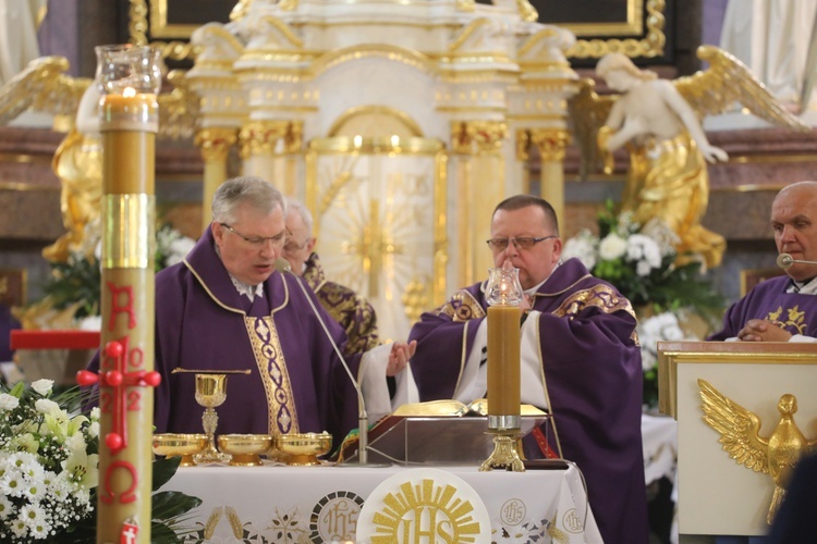 Ostatnie pożegnanie ks. Wojciecha Tyczyńskiego w Skoczowie