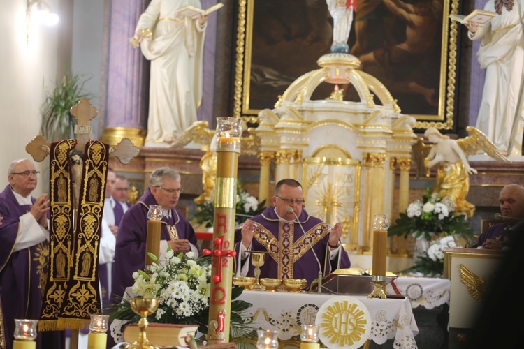 Ostatnie pożegnanie ks. Wojciecha Tyczyńskiego w Skoczowie